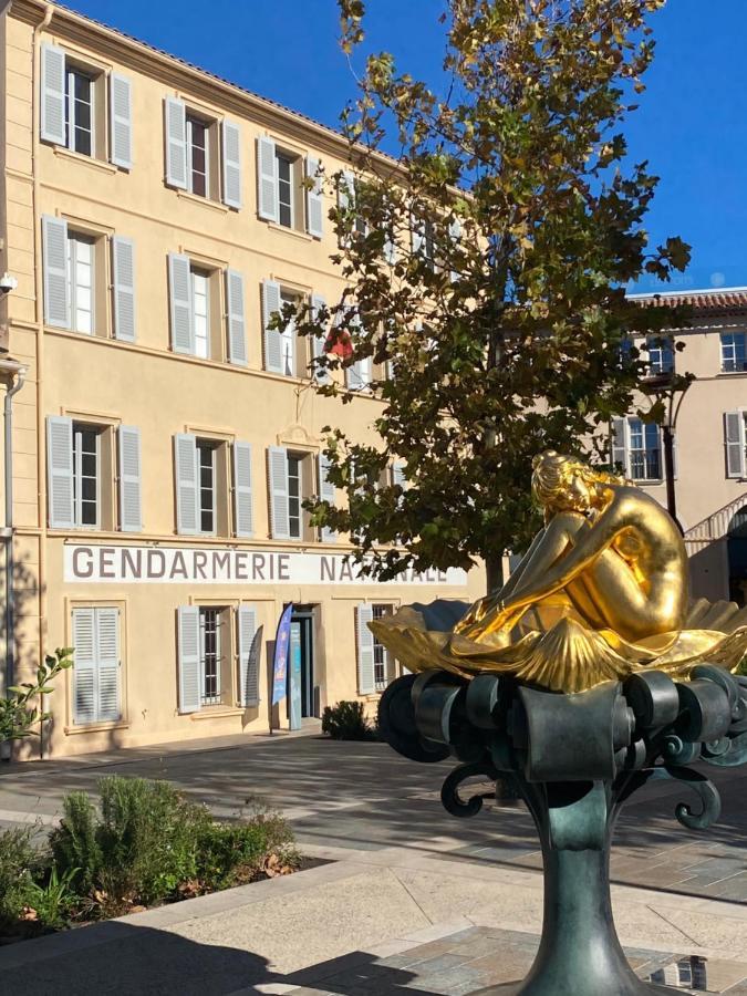 Pretty Historical Village House Grimaud Esterno foto