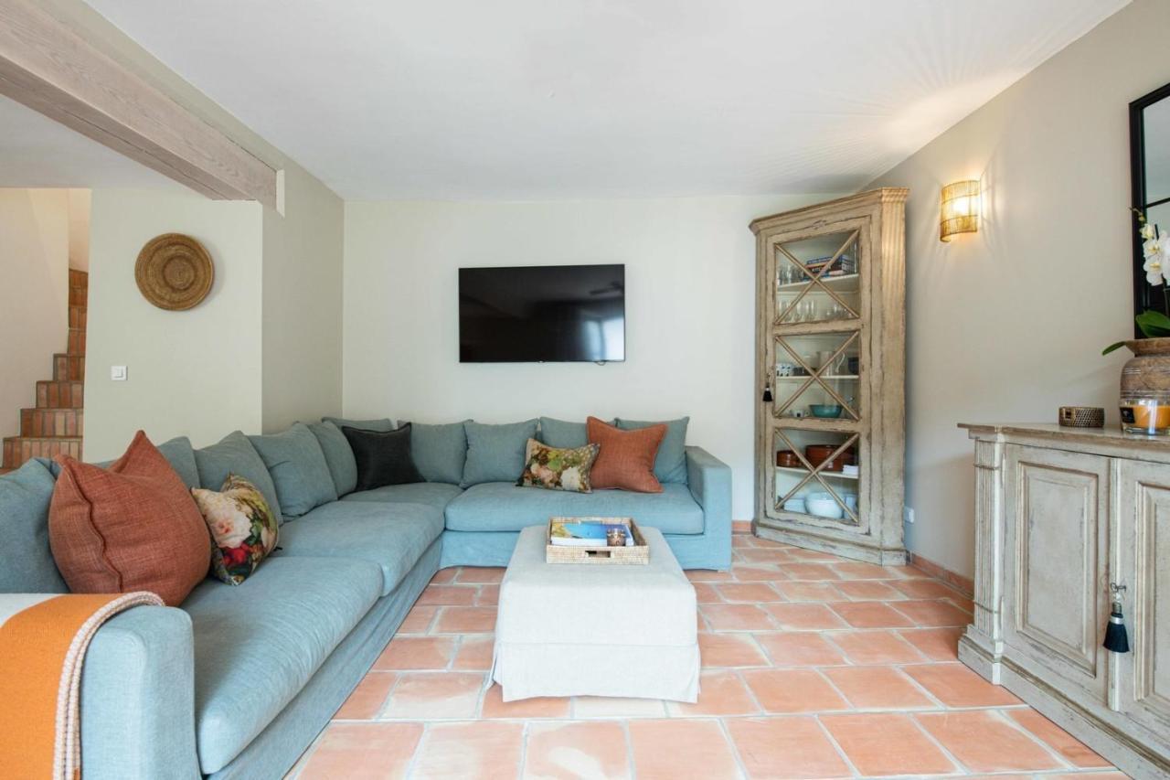 Pretty Historical Village House Grimaud Esterno foto